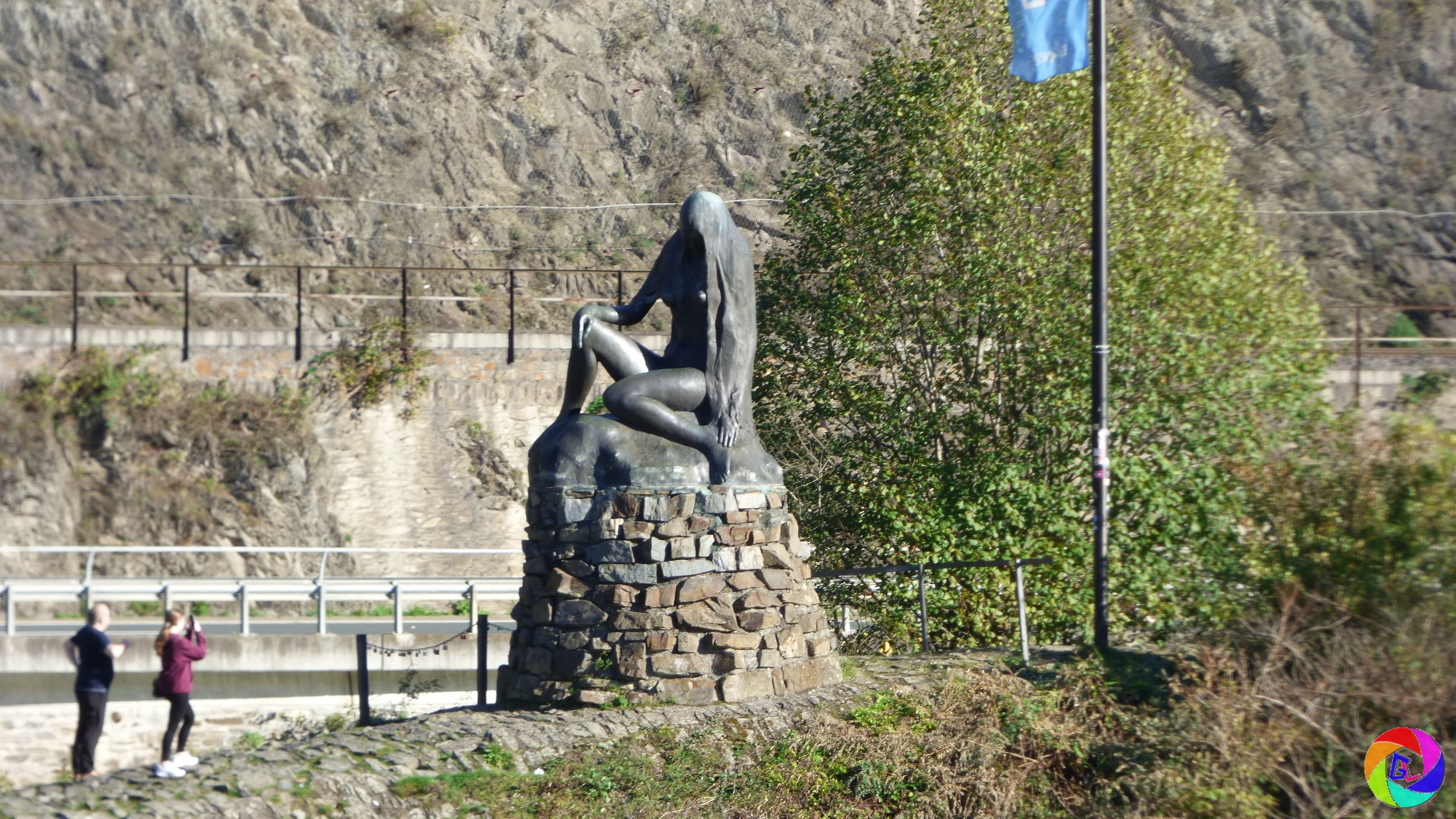 Statue at the foot of Loreley Rock